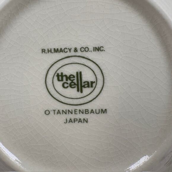 R H Macy The Cellar O'Tannenbaum, 1 Bread &Butter Plate, Holly & Ribbon Border - Picture 2 of 11